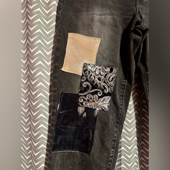LOGO by Lori Goldstein | Limited Edition Black patchwork boyfriend jeans, size 4 - Picture 2 of 6